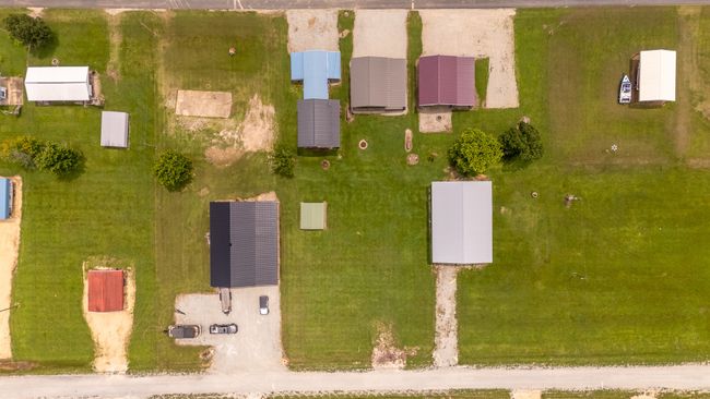 1038 Wc Pickett Rd, Home with 0 bedrooms, 0 bathrooms and null parking in Clifton TN | Image 17
