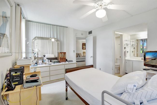 APT-101 - 9510 Seagrape Dr, Condo with 3 bedrooms, 2 bathrooms and null parking in Davie FL | Image 32