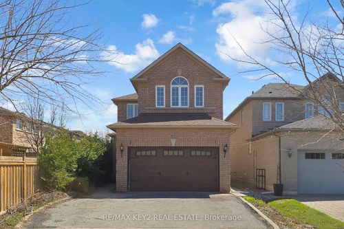 29 Woodhaven Cres, Richmond Hill, ON, L4E3T1 | Card Image