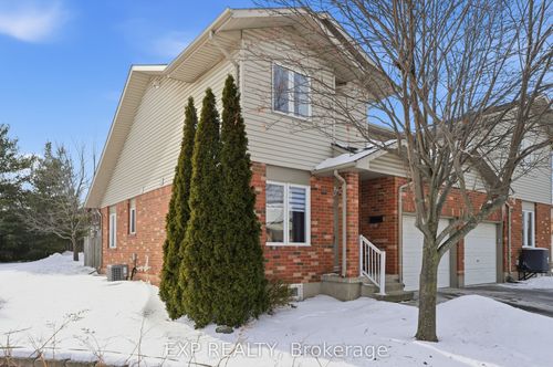 1-19 Bartlett Ave, Grimsby, ON, L3M5G6 | Card Image