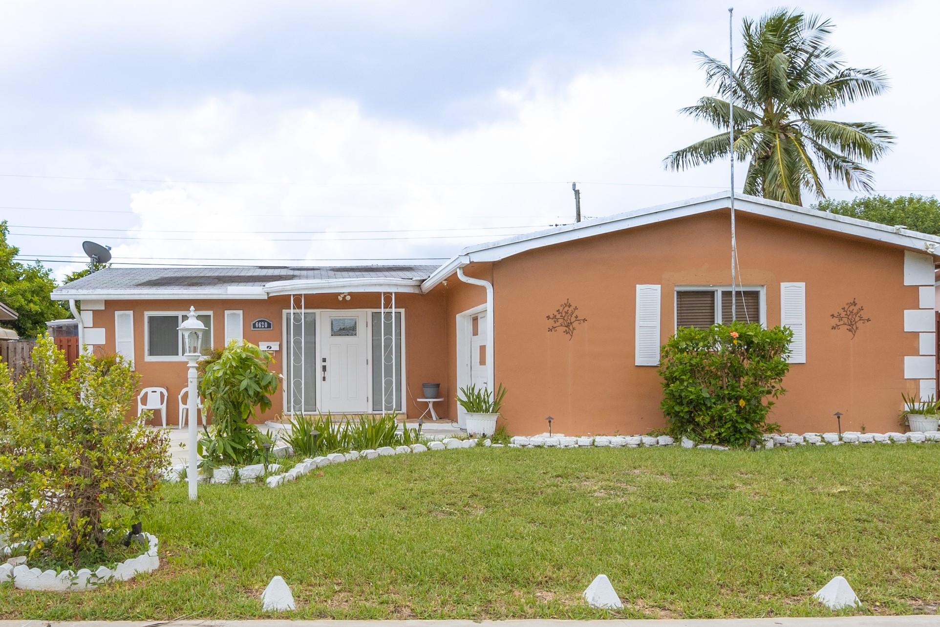 24th Pl, Sunrise, FL 33313