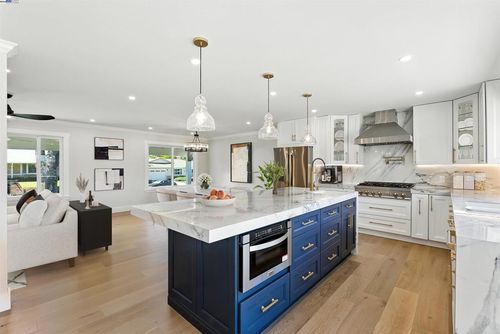 5701 Lewis Way, Concord, CA, 94521-4825 | Card Image