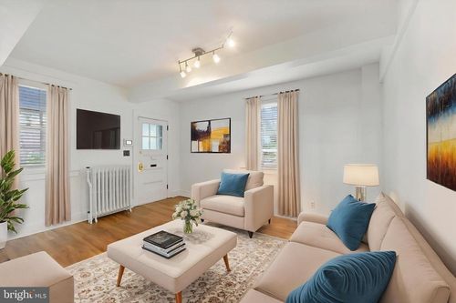 apt-dg-220 Stony Run Ln, BALTIMORE, MD, 21210-3056 | Card Image