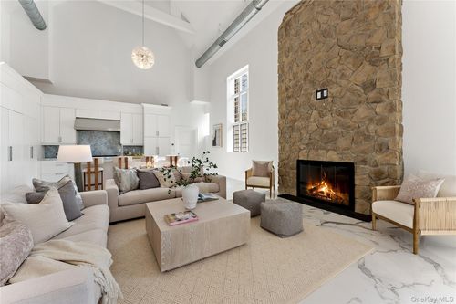 12-2 Weaver St, Scarsdale, NY, 10583-7042 | Card Image