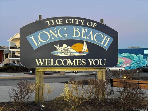 35 Georgia Ave, Long Beach, NY, 11561-1232 | Card Image