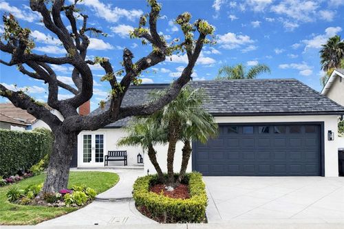 10763 El Centro Ave, Fountain Valley, CA, 92708-3901 | Card Image