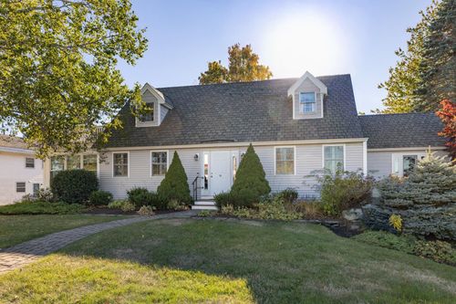 28 Ocean St, New Castle, NH, 03854-4405 | Card Image