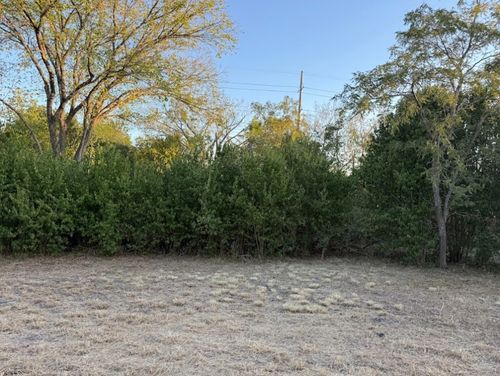 1121 Miller St, Taylor, TX, 76574-4414 | Card Image