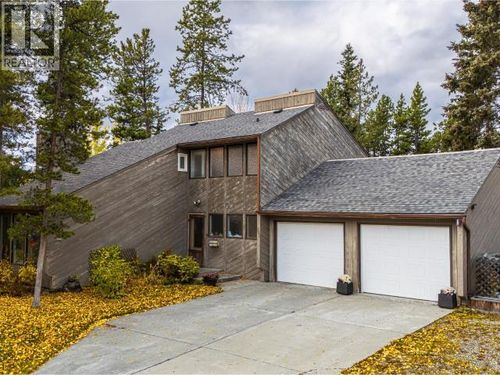 203 Alsek Rd, Whitehorse, YT, Y1A4R3 | Card Image