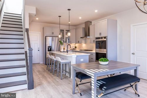 19752 Misty Moss Sq, Ashburn, VA, 20147 | Card Image