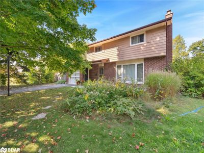 126 Martin Dr, House other with 3 bedrooms, 2 bathrooms and 2 parking in Orillia ON | Image 2