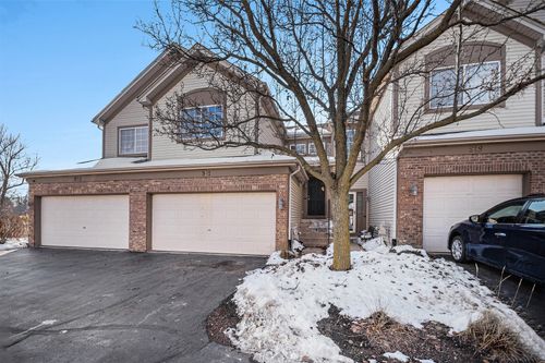 921 Parkhill Cir, Aurora, IL, 60502-9092 | Card Image