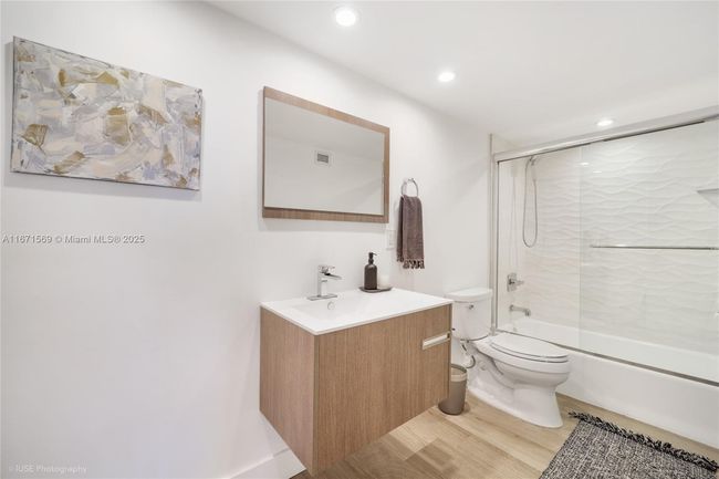 APT-1015 - 90 Edgewater Dr, Condo with 2 bedrooms, 2 bathrooms and null parking in Coral Gables FL | Image 12