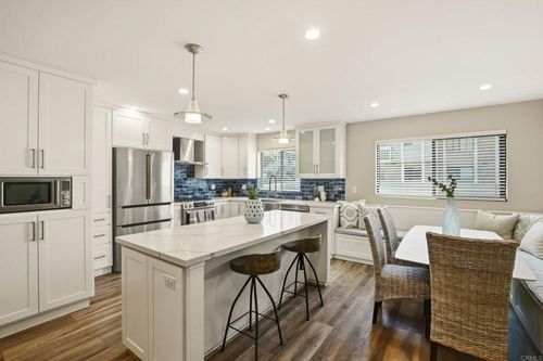 b-4046 Mahaila Ave, San Diego, CA, 92122-5809 | Card Image