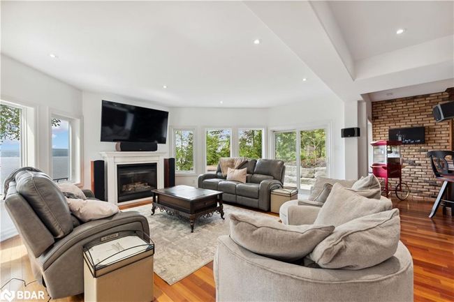 2240 S Orr Lake Rd, House other with 3 bedrooms, 4 bathrooms and 7 parking in Elmvale ON | Image 36