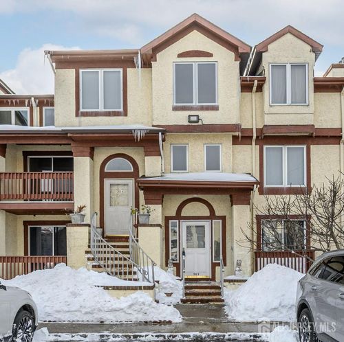 303 Michaels Ct, Woodbridge, NJ, 07095-1440 | Card Image