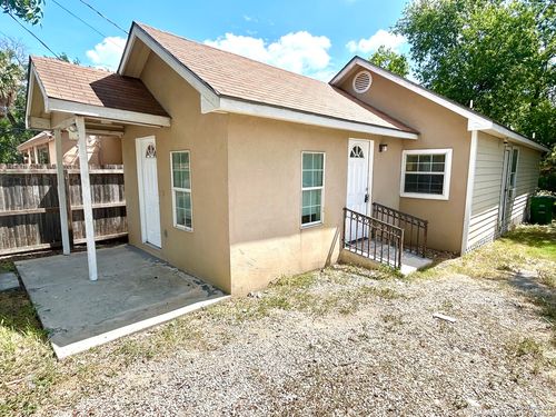 324 N Pinto St, San Antonio, TX, 78207-3433 | Card Image