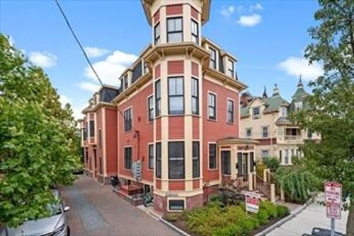 apt-5-42 Bow St, Somerville, MA, 02143-2939 | Card Image