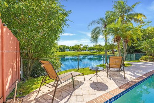 220 Sw 113th Ter, Pembroke Pines, FL, 33025-3420 | Card Image