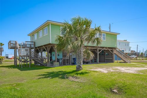510 Oyster St, Surfside Beach, TX, 77541-9571 | Card Image