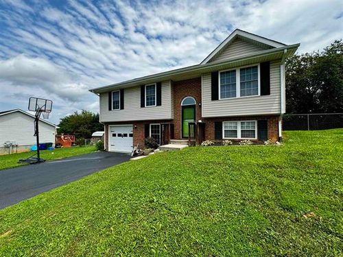 115 Ashton Ct, Christiansburg, VA, 24073 | Card Image