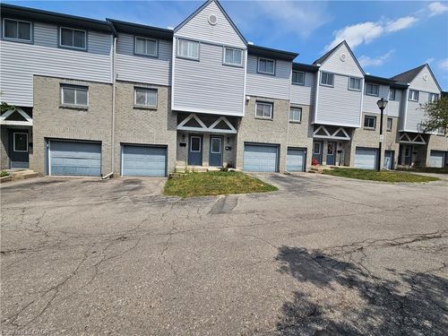 36-589 Beechwood Dr, Waterloo, ON, N2T2K9 | Card Image