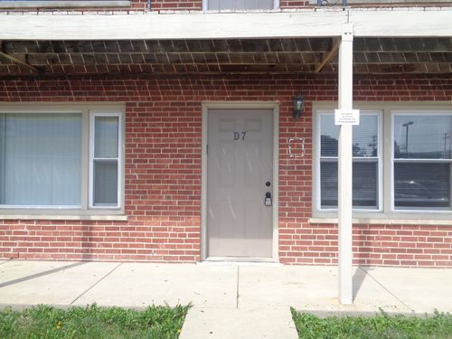 apt-d7-1340 Main St, Wheaton, IL, 60187-3513 | Card Image
