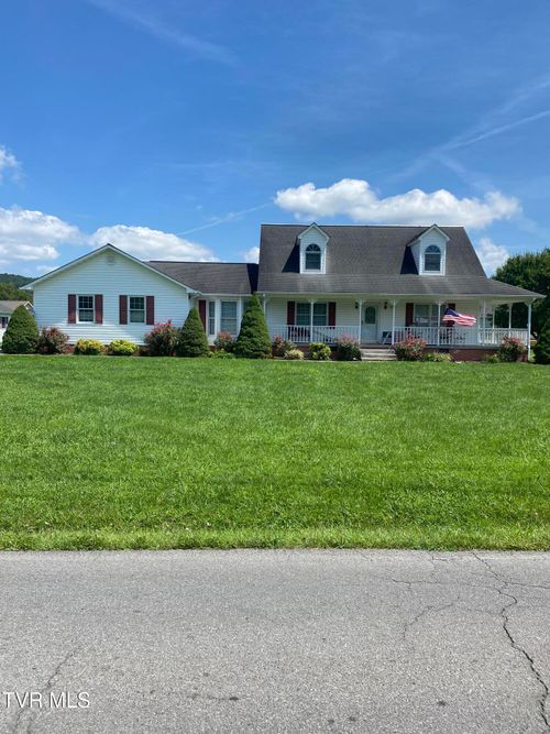 239 Blue Springs Rd, Elizabethton, TN, 37643-5576 | Card Image
