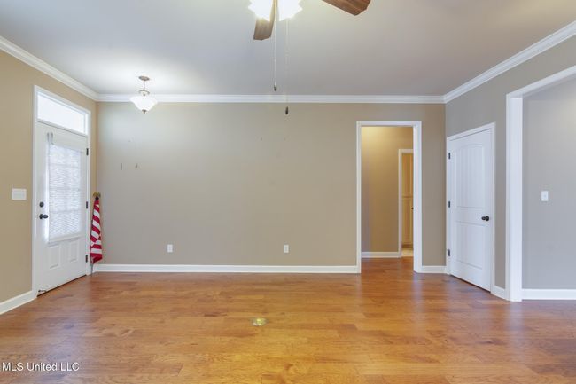 Living Room | Image 6