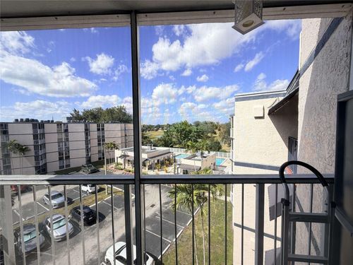 apt-d508-7035 Nw 186th St, Hialeah, FL, 33015-3181 | Card Image