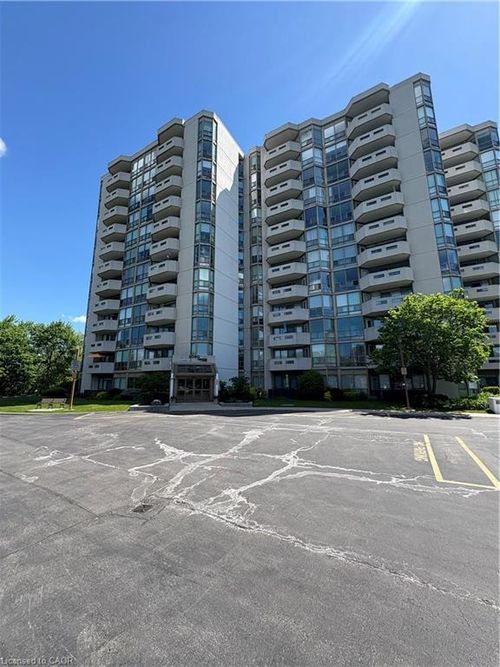 907-5090 Pinedale Ave, Burlington, ON, L7L5V8 | Card Image