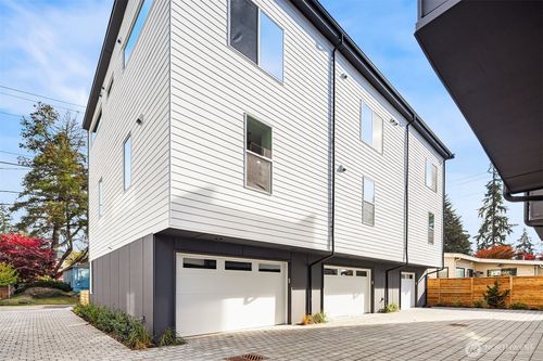 c-18013 2nd Ave Ne, Shoreline, WA, 98155-3531 | Card Image