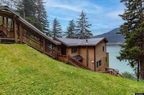 5280 Thane Road, Juneau, AK, 99801 | Card Image