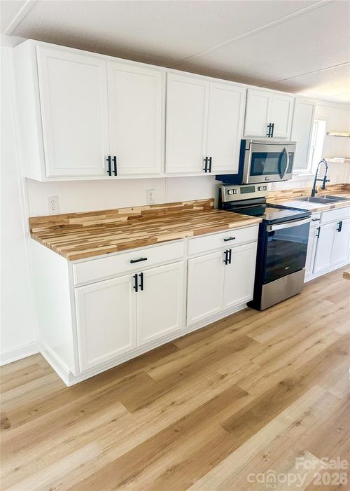 2976 Stephens Rd, Bethune, SC, 29009-9505 | Card Image