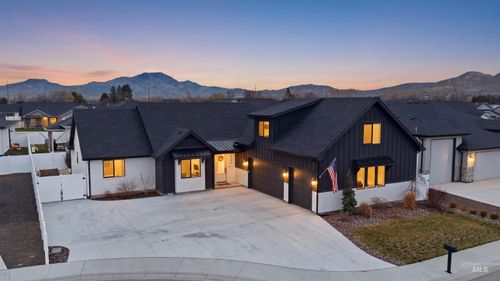 2590 E Mcintosh Ct, Emmett, ID, 83617-8024 | Card Image