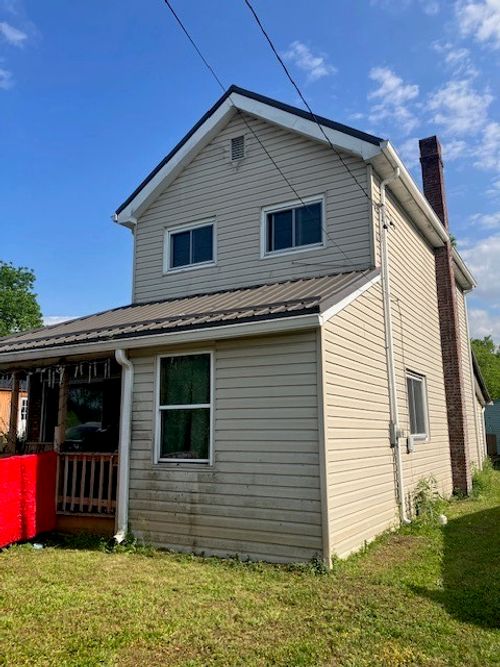 1035 S Railroad Ave, Portage, PA, 15946-1554 | Card Image