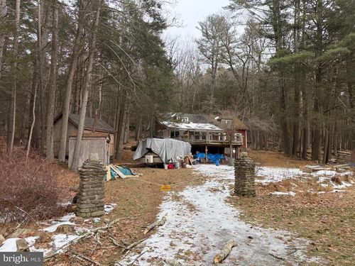 4560 Route 447, Canadensis, PA, 18325-7868 | Card Image