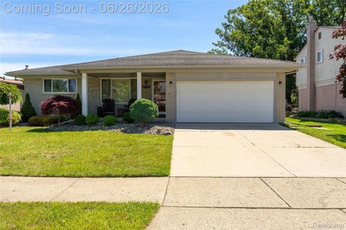 27131 Evelyn Ave, Brownstown Twp, MI, 48183-5900 | Card Image