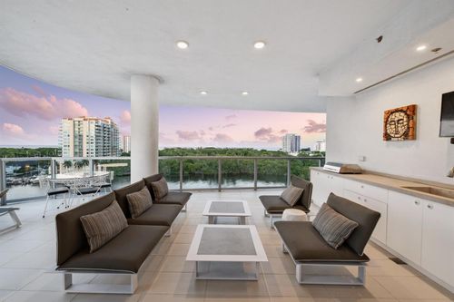 801-920 Intracoastal Dr, Fort Lauderdale, FL, 33304-3685 | Card Image
