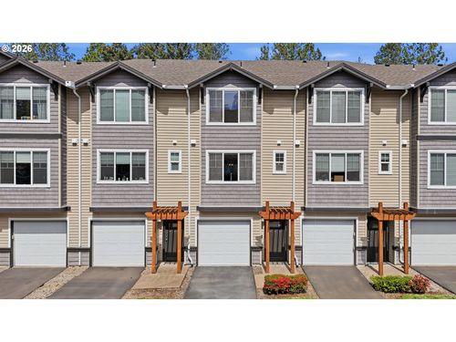 10525 Ne Cedar Falls Loop, Hillsboro, OR, 97006-6067 | Card Image