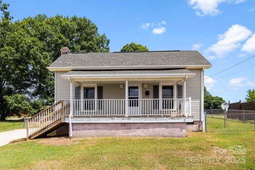107 Ervin St, Belmont, NC, 28012-3328 | Card Image