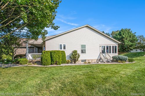 10-6295 Prince Ct, Flushing, MI, 48433-3521 | Card Image
