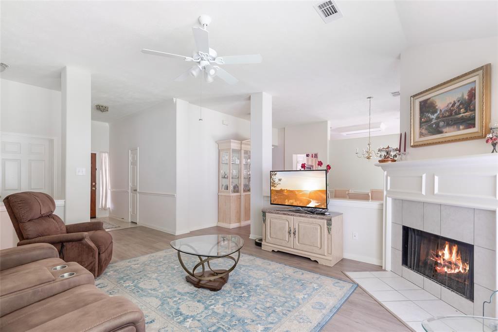 Oakwood Court Dr, Baytown, TX 77521