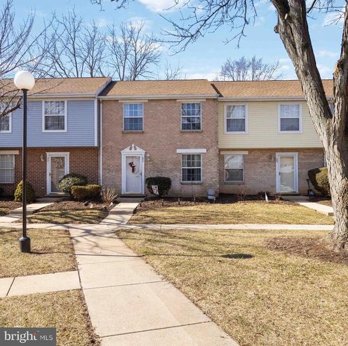 26-26 Williamstown Cir, YORK, PA, 17404-9433 | Card Image