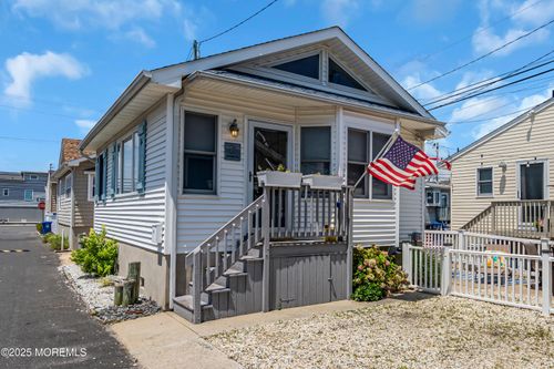 120 W Chadwick Way, Lavallette, NJ, 08735-1707 | Card Image