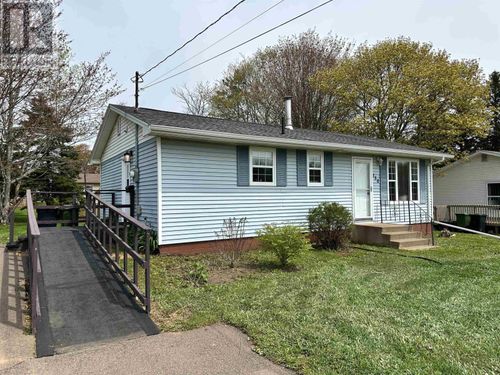 150 Parkwood Crescent, Charlottetown, PE, C1A7A7 | Card Image