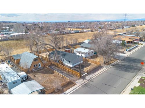 811 Plum Ave, Lochbuie, CO, 80603-6413 | Card Image