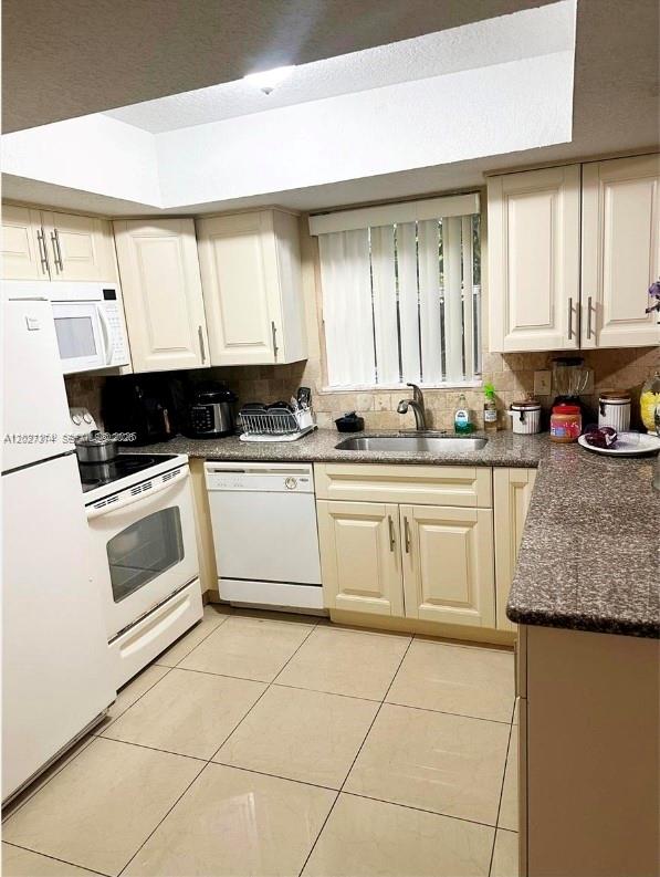 Residential in North Lauderdale 4