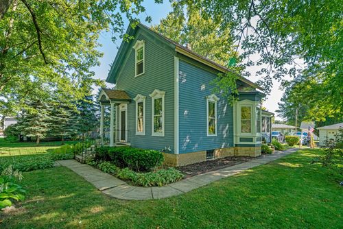 204 S Lincoln Ave, Big Rock, IL, 60511-2024 | Card Image