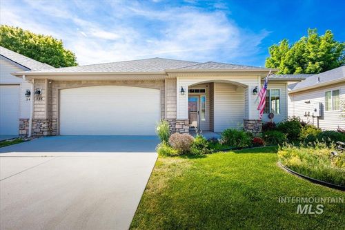 336 S Golden Eagle Ln, Eagle, ID, 83616-6077 | Card Image